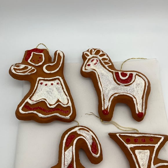 Vintage Christmas Gingerbread Cookie Set of 4 Sparkling Christmas Ornaments - Picture 3 of 10